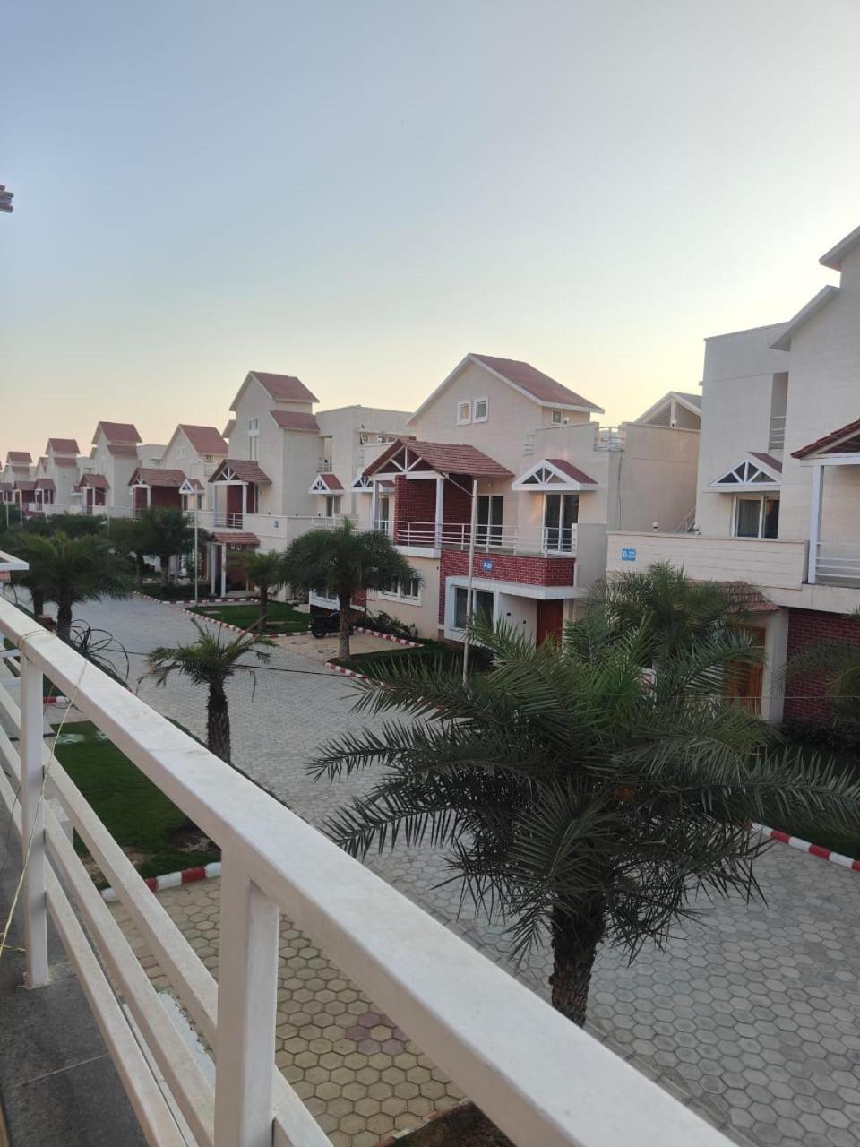 Villa In Vrindavan, Hare Krishna M Dış mekan fotoğraf