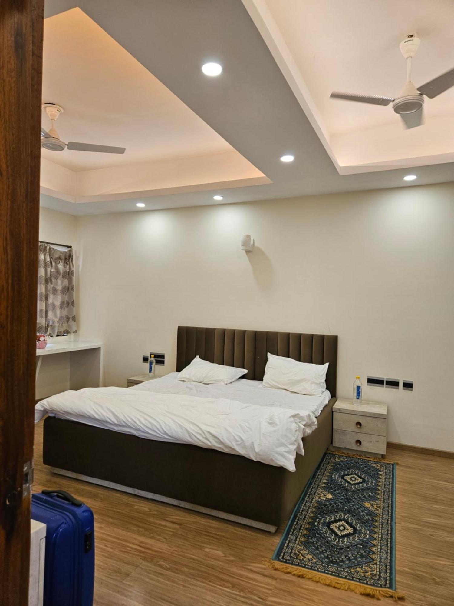 Villa In Vrindavan, Hare Krishna M Dış mekan fotoğraf